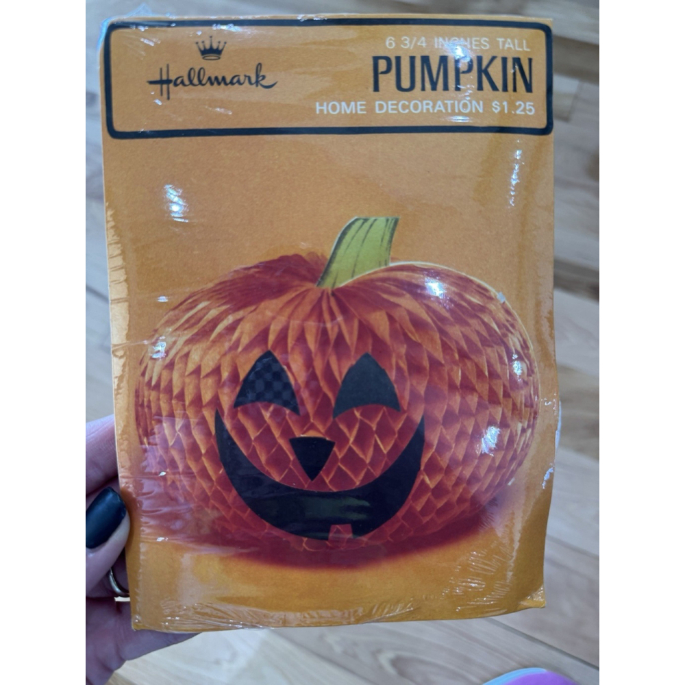 NWT Vintage Hallmark Halloween Decor Honeycomb Pumpkin 6 3/4in Tall Sealed